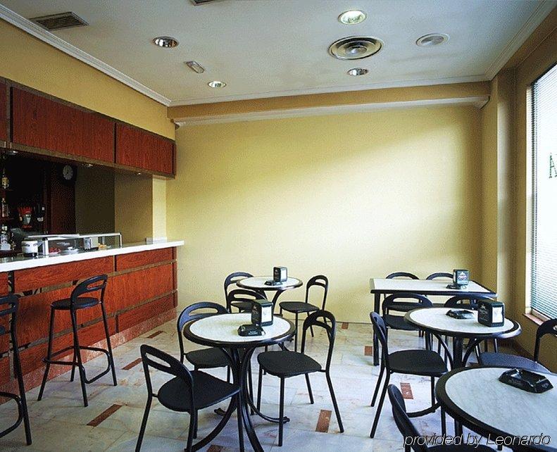 El Retiro De Cardea Hotel Oviedo Restaurant photo