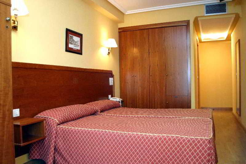 El Retiro De Cardea Hotel Oviedo Room photo